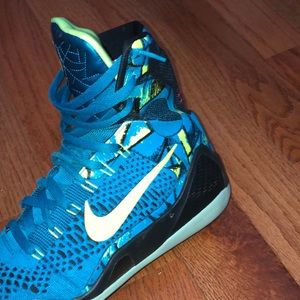 I am selling Kobe 9 elites